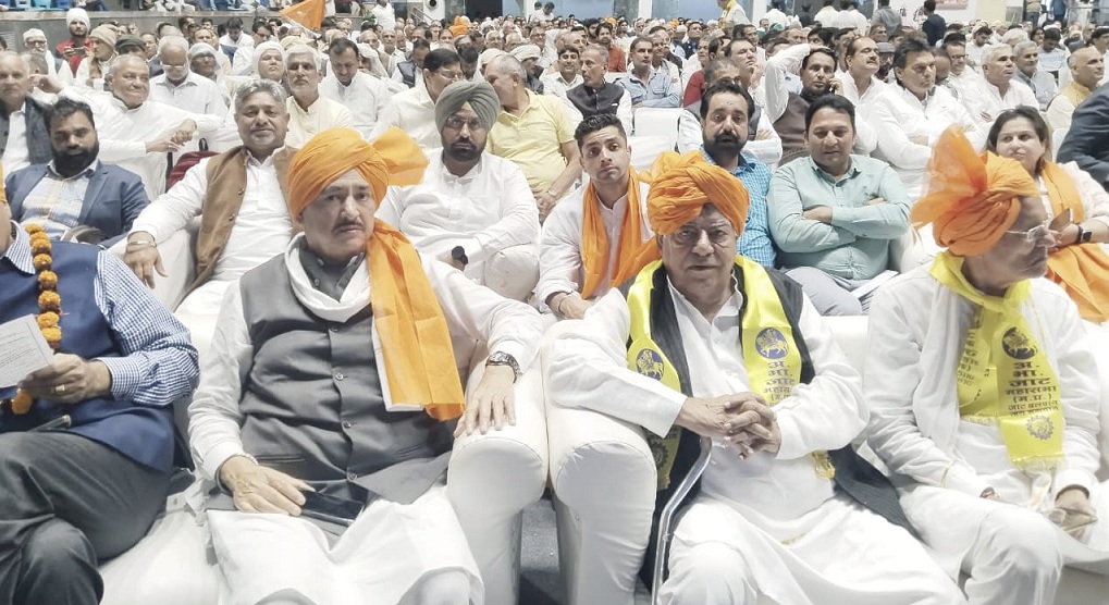 ਆਲ ਇੰਡੀਆ ਜੱਟ ਮਹਾਂਸਭਾ ਵੱਲੋਂ ਕਰਵਾਏ ਜਾਟ ਸੰਮੇਲਨ ਵਿੱਚ ਦੇਸ਼ ਦੇ ਸਾਰੇ ਸੂਬਿਆਂ ਤੋਂ ਹਜ਼ਾਰਾਂ ਦੀ ਗਿਣਤੀ ਵਿੱਚ ਜਾਟ ਭਾਈਚਾਰੇ ਦੇ ਲੋਕ ਪੁੱਜੇ 
